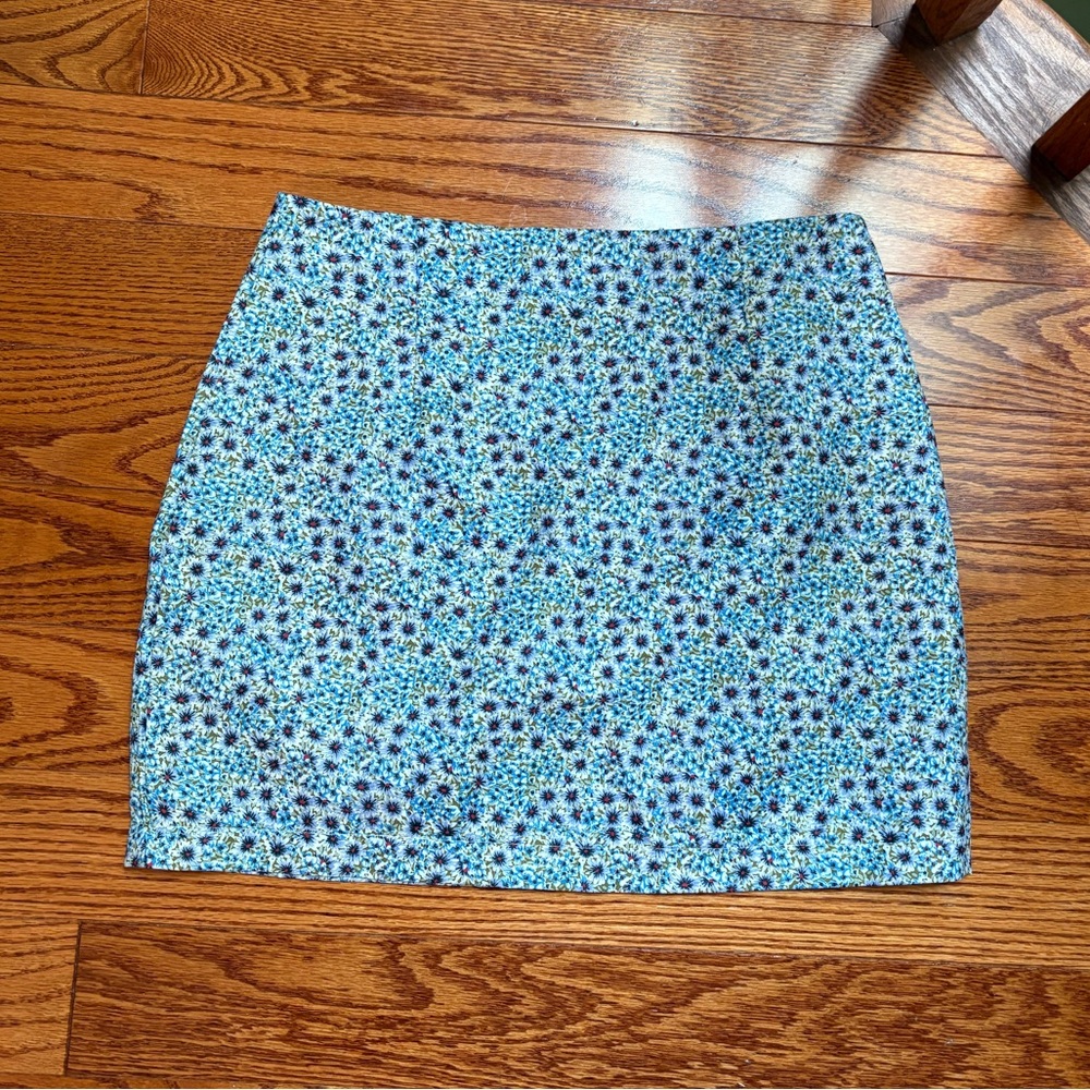 Boutique blue floral mini skirt